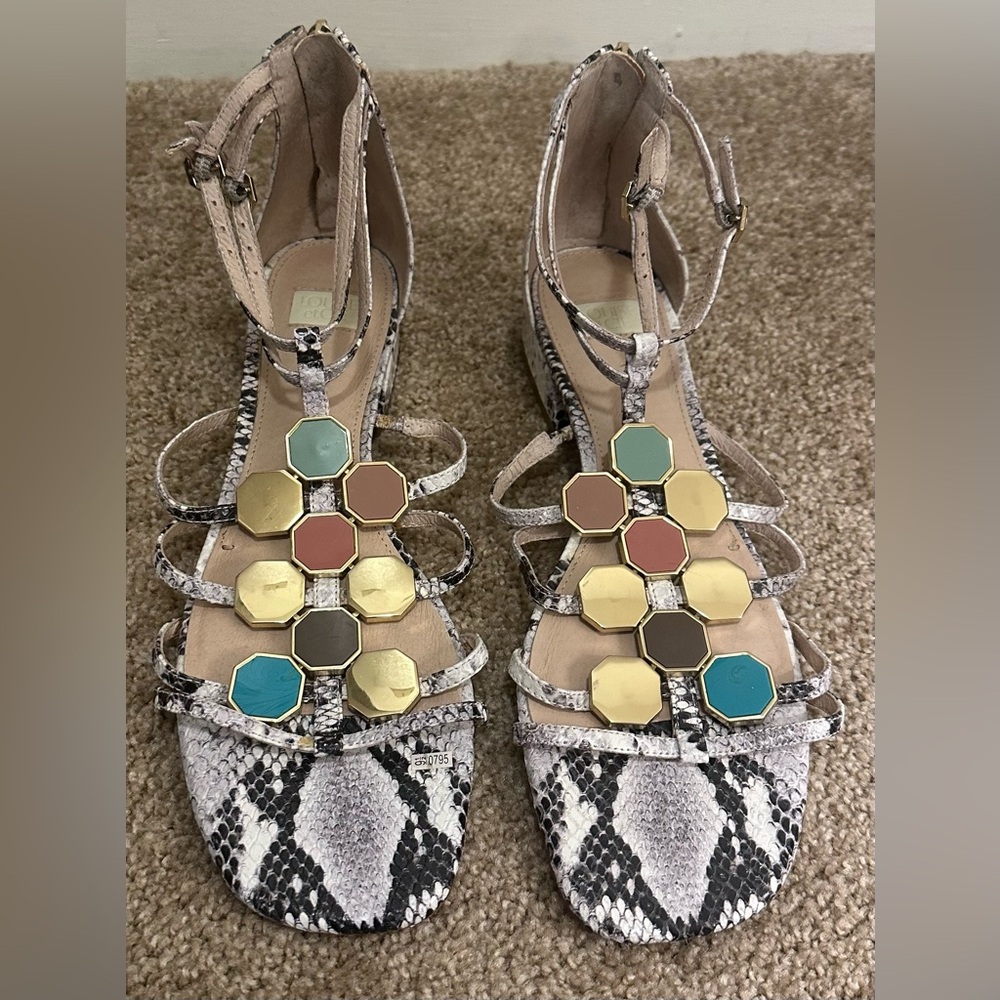 Stylish Snakeskin Sandals with Multicolor Accents